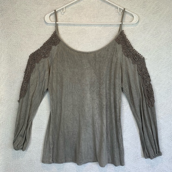Vanity Medium Olive Green Grey Lace Long Sleeve Cold Shoulder Knit Top Boho - Picture 2 of 8